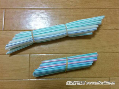 缝隙中的灰尘怎么清理?巧用吸管来帮忙!